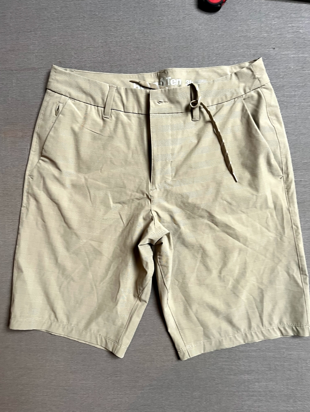 Hang Ten Men's Casual Shorts Tan/Beige, Size 34, 10" Inseam
